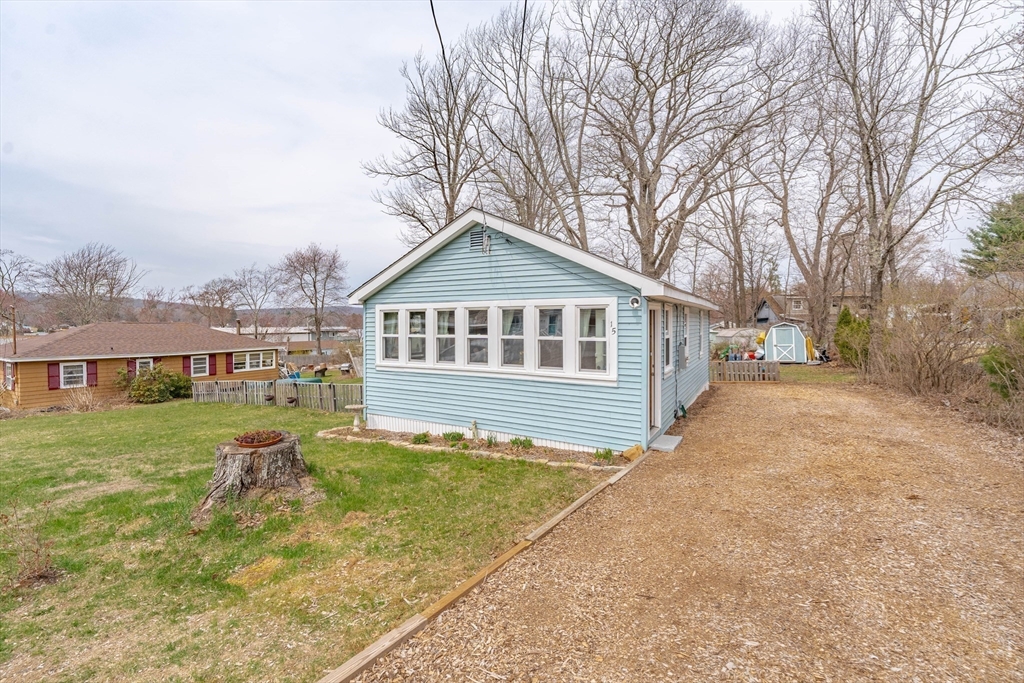 15 Sichols Colony Rd, Wales, Massachusetts, 2 Bedrooms Bedrooms, 5 Rooms Rooms,1 BathroomBathrooms,Residential,For Sale,Sichols Colony Rd,73361928