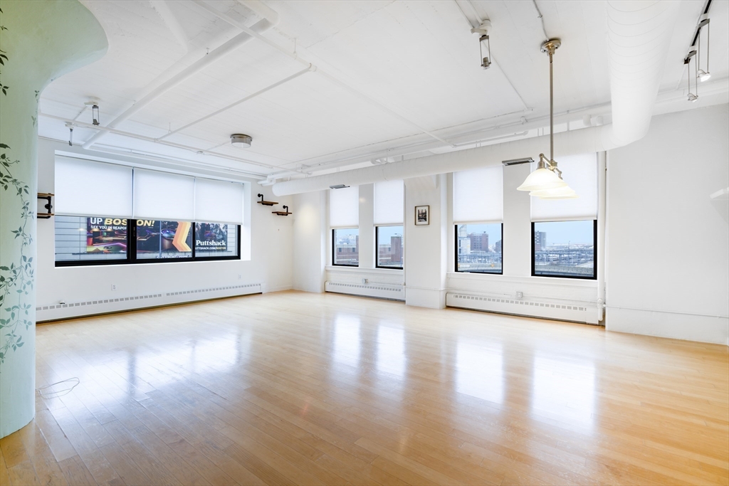 210 South Street, Boston, Massachusetts, 2 Bedrooms Bedrooms, 7 Rooms Rooms,2 BathroomsBathrooms,Residential Lease,For Rent,South Street,73398112