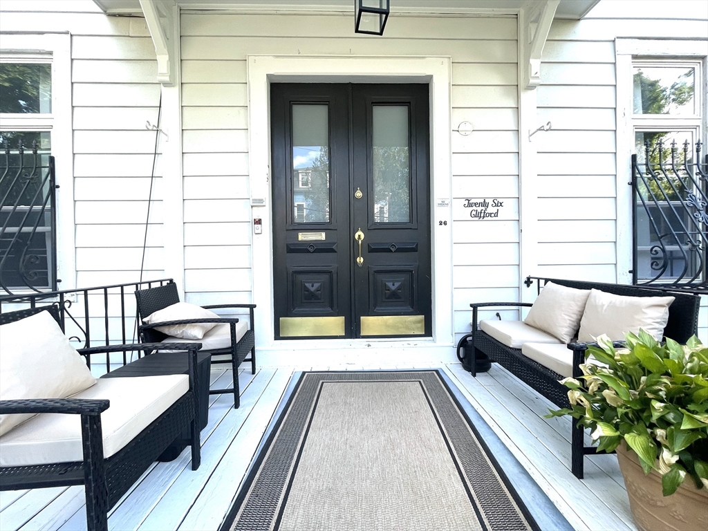 26 Clifford, Boston, Massachusetts, 3 Bedrooms Bedrooms, 6 Rooms Rooms,1 BathroomBathrooms,Residential Lease,For Rent,Clifford,73408215