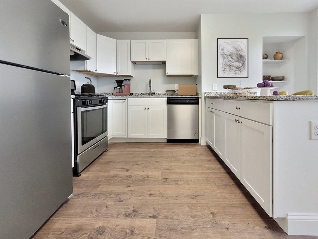 114 Falcon, Boston, Massachusetts, 3 Bedrooms Bedrooms, 5 Rooms Rooms,1 BathroomBathrooms,Residential Lease,For Rent,Falcon,73369184