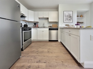 114 Falcon, Boston, Massachusetts, 3 Bedrooms Bedrooms, 5 Rooms Rooms,1 BathroomBathrooms,Residential Lease,For Rent,Falcon,73369184