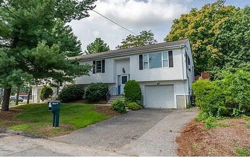 44 Rudolph St, Worcester, Massachusetts, 2 Bedrooms Bedrooms, 5 Rooms Rooms,1.5 BathroomsBathrooms,Residential Lease,For Rent,Rudolph St,73408564