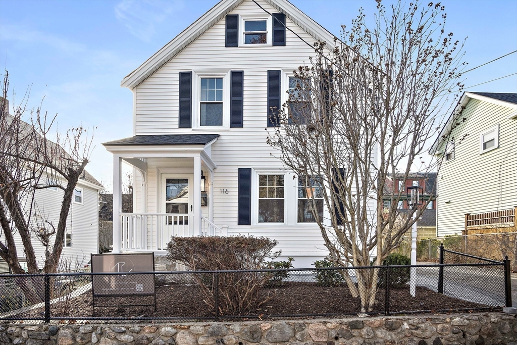 116 Pearl St, Newton, Massachusetts, 3 Bedrooms Bedrooms, 12 Rooms Rooms,3 BathroomsBathrooms,Residential Lease,For Rent,Pearl St,73417348