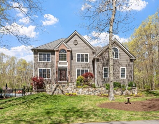 116 Coburn Road, Berlin, Massachusetts, 4 Bedrooms Bedrooms, 13 Rooms Rooms,3.5 BathroomsBathrooms,Residential,For Sale,Coburn Road,73368424