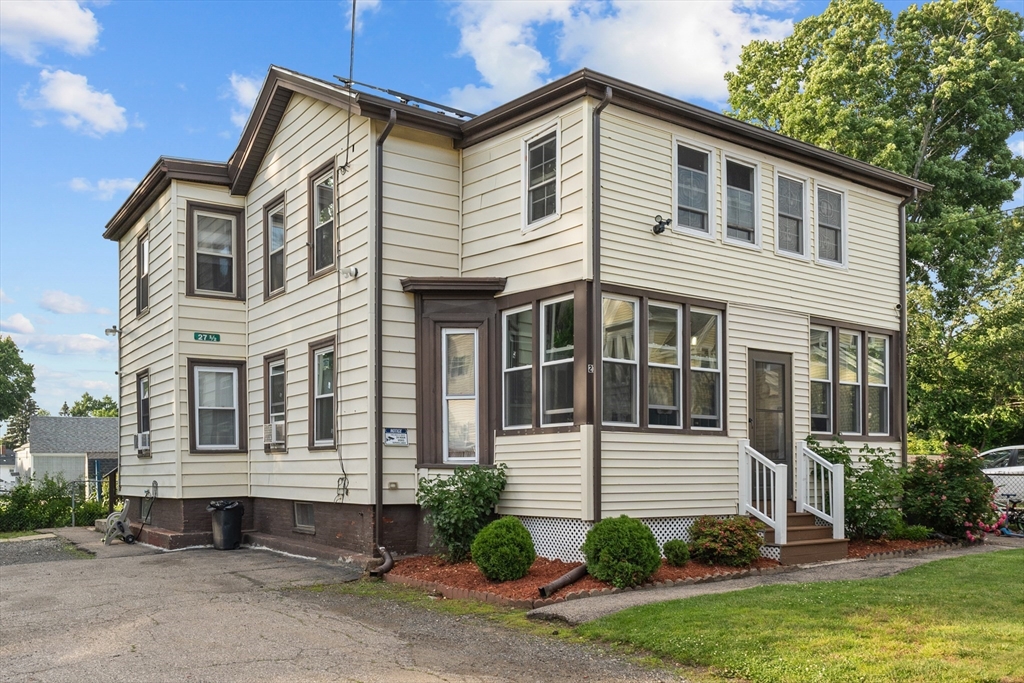 27-1/2 7th Ave, Haverhill, Massachusetts, 4 Bedrooms Bedrooms, 10 Rooms Rooms,2 BathroomsBathrooms,Residential Income,For Sale,7th Ave,73394357