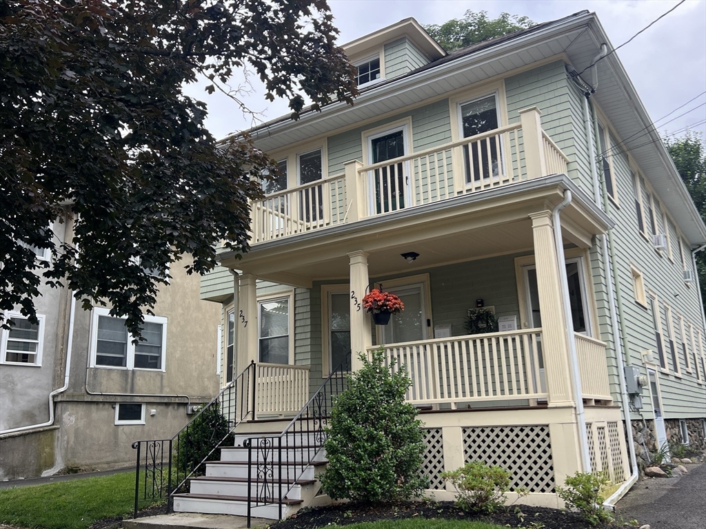 235 White Street, Belmont, Massachusetts, 3 Bedrooms Bedrooms, 6 Rooms Rooms,1 BathroomBathrooms,Residential Lease,For Rent,White Street,73401257