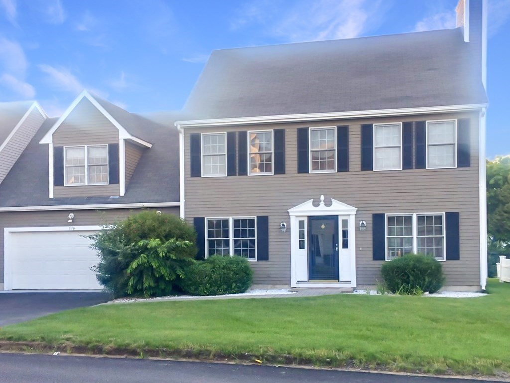 176 Clear Pond Road, Walpole, Massachusetts, 3 Bedrooms Bedrooms, 6 Rooms Rooms,2.5 BathroomsBathrooms,Residential Lease,For Rent,Clear Pond Road,73409431