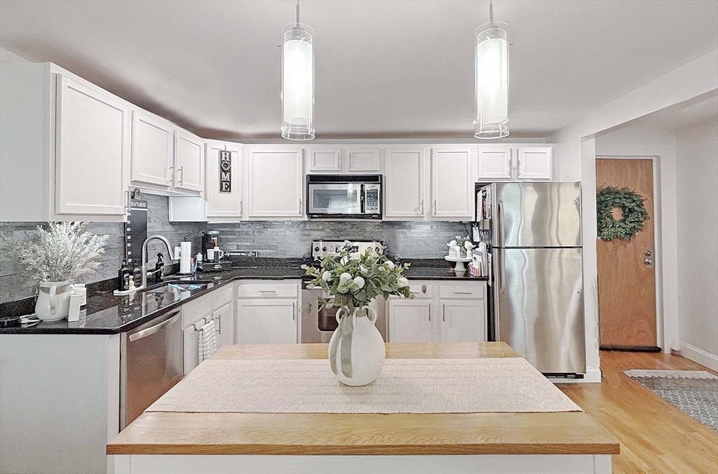 44 Lafayette Ave, Chelsea, Massachusetts, 1 Bedroom Bedrooms, 3 Rooms Rooms,1 BathroomBathrooms,Residential Lease,For Rent,Lafayette Ave,73417634