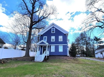 207 Pleasant, Stoughton, Massachusetts, 2 Bedrooms Bedrooms, 4 Rooms Rooms,1 BathroomBathrooms,Residential Lease,For Rent,Pleasant,73408122