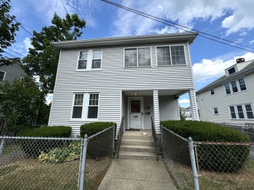 108 Dalby St, Newton, Massachusetts, 2 Bedrooms Bedrooms, 6 Rooms Rooms,1 BathroomBathrooms,Residential Lease,For Rent,Dalby St,73407932