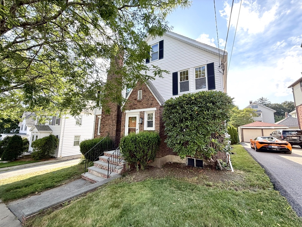 150 Robbins Rd, Watertown, Massachusetts, 3 Bedrooms Bedrooms, 10 Rooms Rooms,2 BathroomsBathrooms,Residential Lease,For Rent,Robbins Rd,73408019