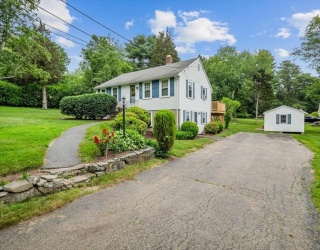 12 Allen St, Pembroke, Massachusetts, 4 Bedrooms Bedrooms, 8 Rooms Rooms,2 BathroomsBathrooms,Residential Income,For Sale,Allen St,73393416