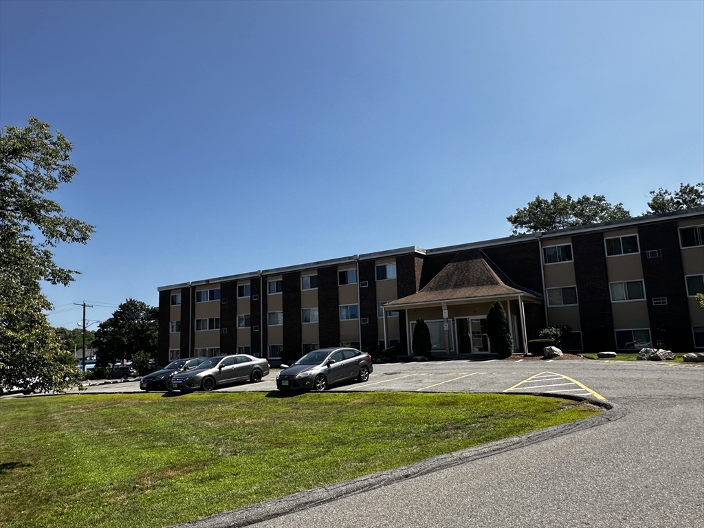 27 Willis St, Framingham, Massachusetts, 1 Bedroom Bedrooms, 3 Rooms Rooms,1 BathroomBathrooms,Residential Lease,For Rent,Willis St,73409166