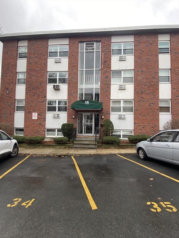 15 Commonwealth Court, Boston, Massachusetts, 1 Bedroom Bedrooms, 3 Rooms Rooms,1 BathroomBathrooms,Residential Lease,For Rent,Commonwealth Court,73404372