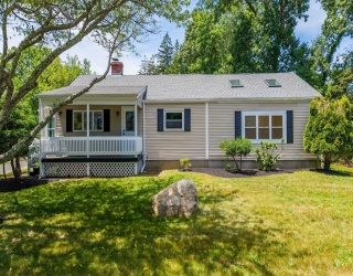 367 Middle Rd, Acushnet, Massachusetts, 3 Bedrooms Bedrooms, 10 Rooms Rooms,2 BathroomsBathrooms,Residential,For Sale,Middle Rd,73398406