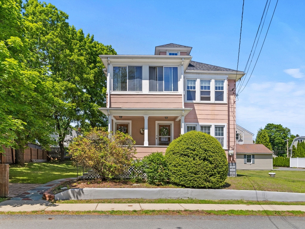 19-21 Fairview Street, Westwood, Massachusetts, 2 Bedrooms Bedrooms, 7 Rooms Rooms,2 BathroomsBathrooms,Residential Income,For Sale,Fairview Street,73390365