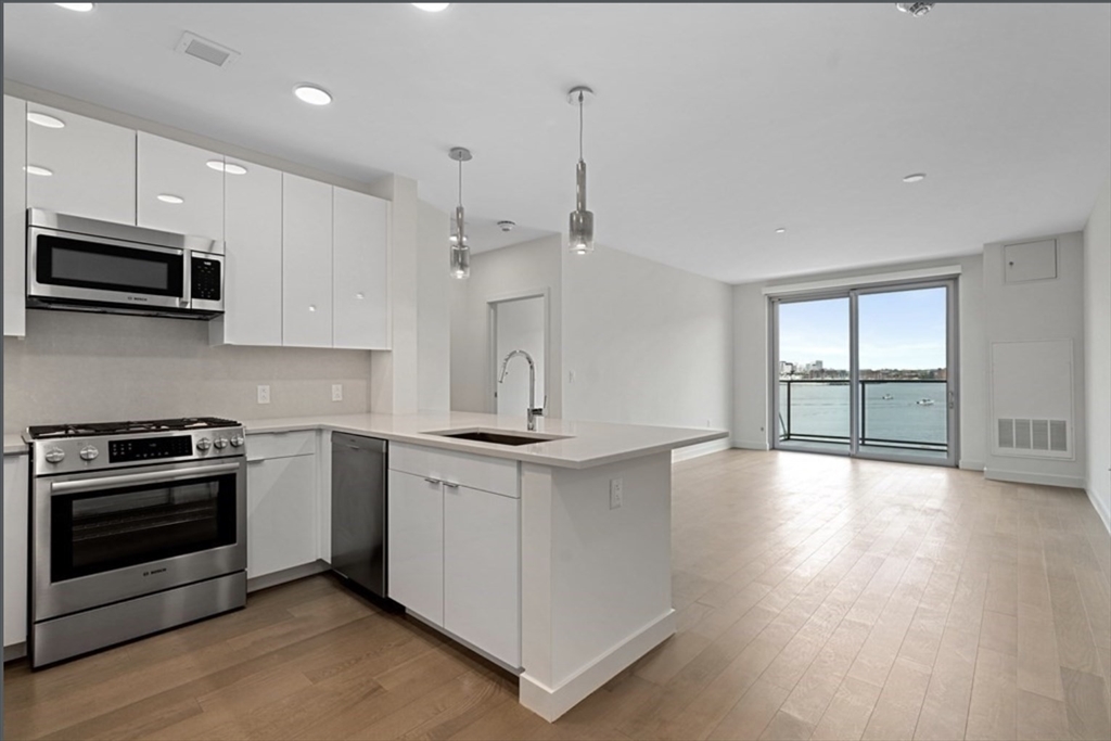 45 Lewis Street, Boston, Massachusetts, 2 Bedrooms Bedrooms, 5 Rooms Rooms,2 BathroomsBathrooms,Residential Lease,For Rent,Lewis Street,73372790