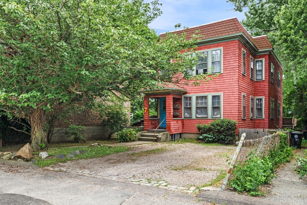 7 Oliver Rd, Watertown, Massachusetts, 4 Bedrooms Bedrooms, 10 Rooms Rooms,2 BathroomsBathrooms,Residential Income,For Sale,Oliver Rd,73404634