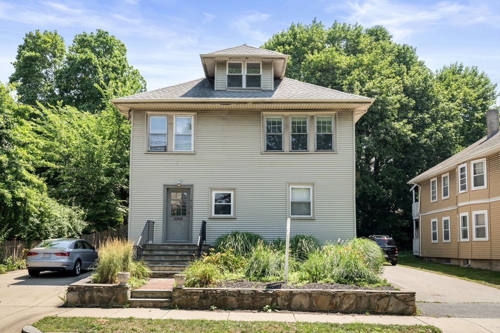 916 - 918 Chestnut St, Newton, Massachusetts, 7 Bedrooms Bedrooms, 12 Rooms Rooms,3 BathroomsBathrooms,Residential Income,For Sale,Chestnut St,73400920
