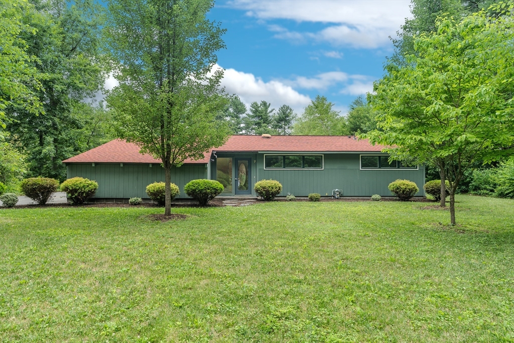 7 Moss Lane, Amherst, Massachusetts, 3 Bedrooms Bedrooms, 9 Rooms Rooms,3 BathroomsBathrooms,Residential,For Sale,Moss Lane,73401185