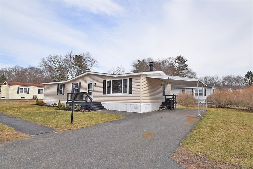 40 Friendship Dr, West Bridgewater, Massachusetts, 2 Bedrooms Bedrooms, 7 Rooms Rooms,2 BathroomsBathrooms,Residential,For Sale,Friendship Dr,73349292