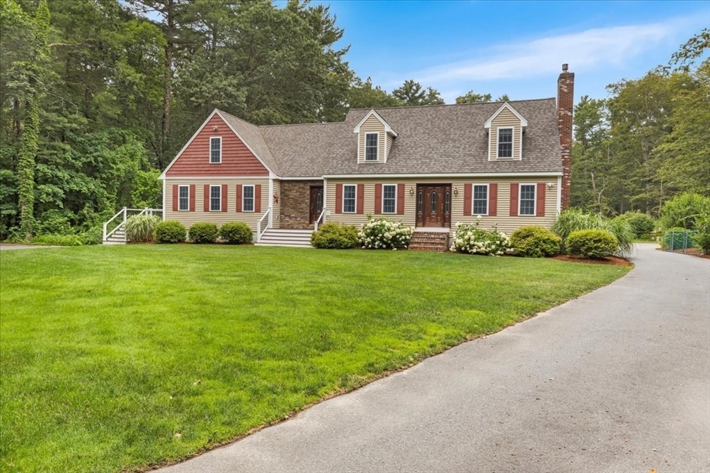 456 Main Street, Hanson, Massachusetts, 4 Bedrooms Bedrooms, 16 Rooms Rooms,3.5 BathroomsBathrooms,Residential,For Sale,Main Street,73403160