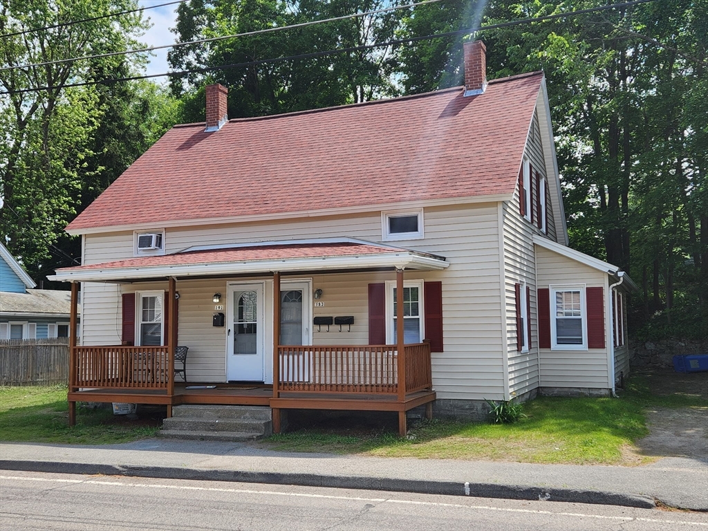 191-193 Auburn, Auburn, Massachusetts, 4 Bedrooms Bedrooms, 11 Rooms Rooms,2 BathroomsBathrooms,Residential Income,For Sale,Auburn,73397575