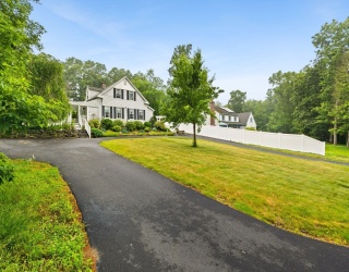 47-49 Dean St, Norton, Massachusetts, 5 Bedrooms Bedrooms, 11 Rooms Rooms,2 BathroomsBathrooms,Residential Income,For Sale,Dean St,73385768