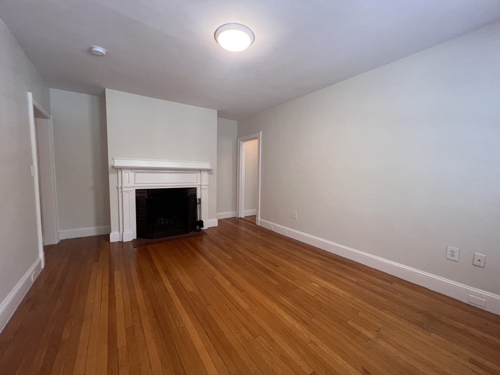 353 Harvard, Cambridge, Massachusetts, 1 Bedroom Bedrooms, 3 Rooms Rooms,1 BathroomBathrooms,Residential Lease,For Rent,Harvard,73401183