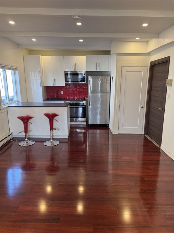 70 Bennington St, Boston, Massachusetts, 2 Rooms Rooms,1 BathroomBathrooms,Residential Lease,For Rent,Bennington St,73415550