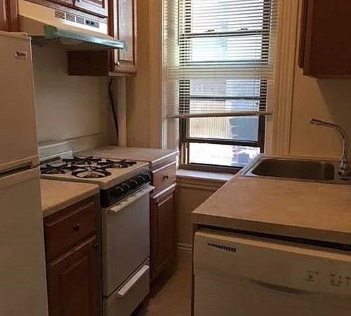 1576 Commonwealth, Boston, Massachusetts, 3 Rooms Rooms,1 BathroomBathrooms,Residential Lease,For Rent,Commonwealth,73416039