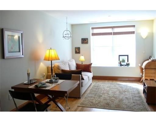 2440 Massachusetts Ave., Cambridge, Massachusetts, 1 Bedroom Bedrooms, 3 Rooms Rooms,1 BathroomBathrooms,Residential Lease,For Rent,Massachusetts Ave.,73402243