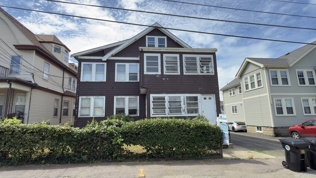 27-29 Laurel St, Watertown, Massachusetts, 4 Bedrooms Bedrooms, 10 Rooms Rooms,2 BathroomsBathrooms,Residential Income,For Sale,Laurel St,73397728