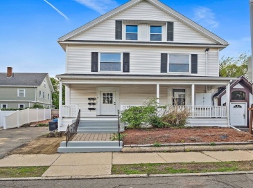 15 West Water, Wakefield, Massachusetts, 2 Bedrooms Bedrooms, 4 Rooms Rooms,1 BathroomBathrooms,Residential Lease,For Rent,West Water,73372627