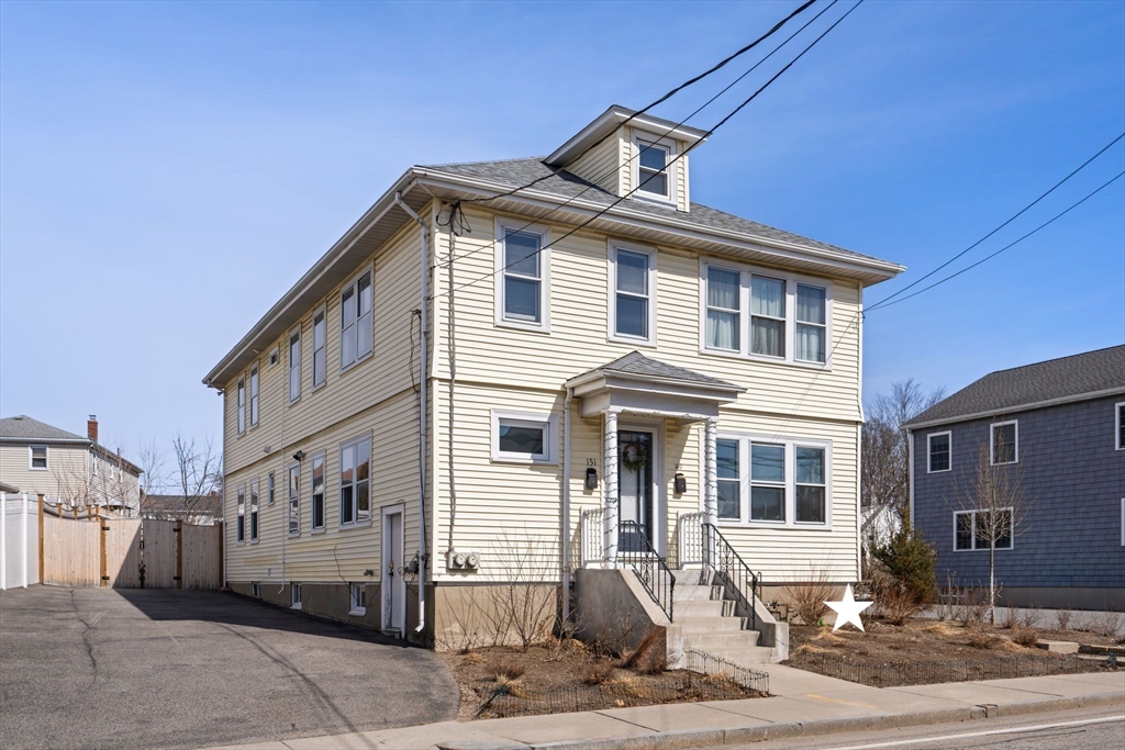 149-151 Pleasant St, Watertown, Massachusetts, 6 Bedrooms Bedrooms, 18 Rooms Rooms,2 BathroomsBathrooms,Residential Income,For Sale,Pleasant St,73381320