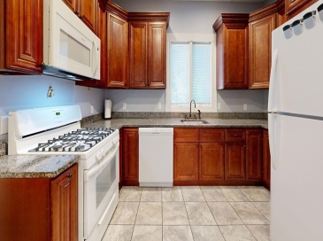 109 Chelsea, Boston, Massachusetts, 2 Bedrooms Bedrooms, 5 Rooms Rooms,1 BathroomBathrooms,Residential Lease,For Rent,Chelsea,73371397