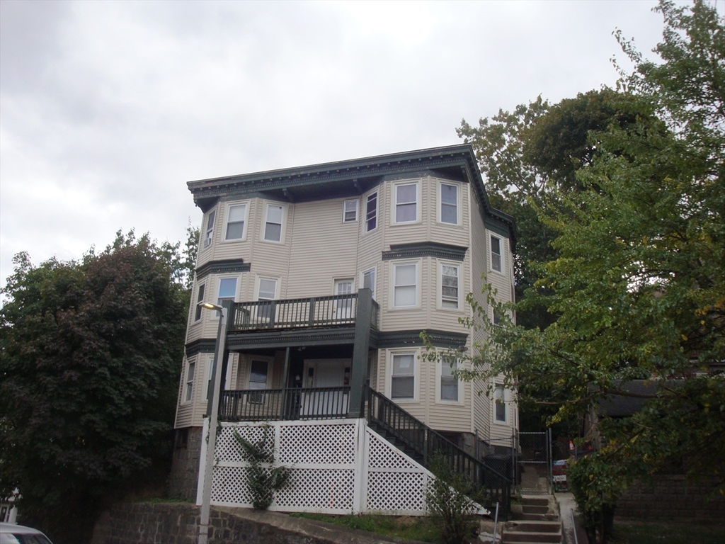 137 Geneva Avenue, Boston, Massachusetts, 12 Bedrooms Bedrooms, 18 Rooms Rooms,6 BathroomsBathrooms,Residential Income,For Sale,Geneva Avenue,73297945