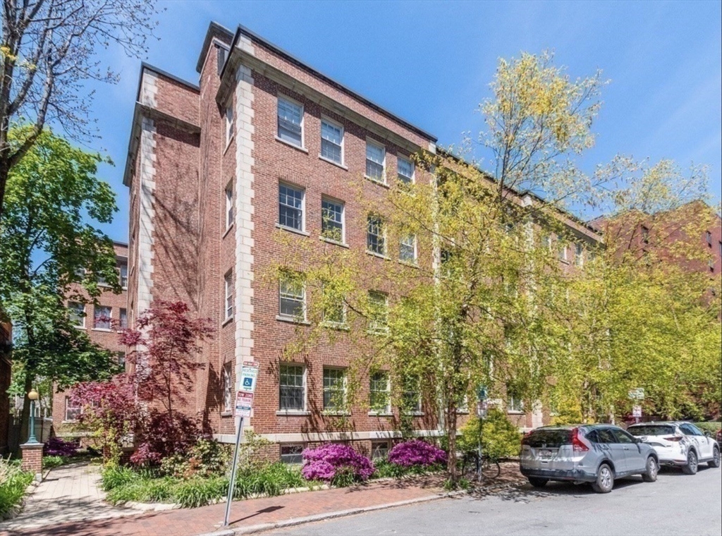 21 Chauncy, Cambridge, Massachusetts, 3 Rooms Rooms,1 BathroomBathrooms,Residential Lease,For Rent,Chauncy,73412608