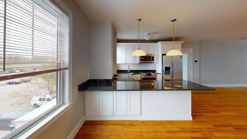 45 Spring Street, Boston, Massachusetts, 3 Bedrooms Bedrooms, 6 Rooms Rooms,2.5 BathroomsBathrooms,Residential Lease,For Rent,Spring Street,73413140