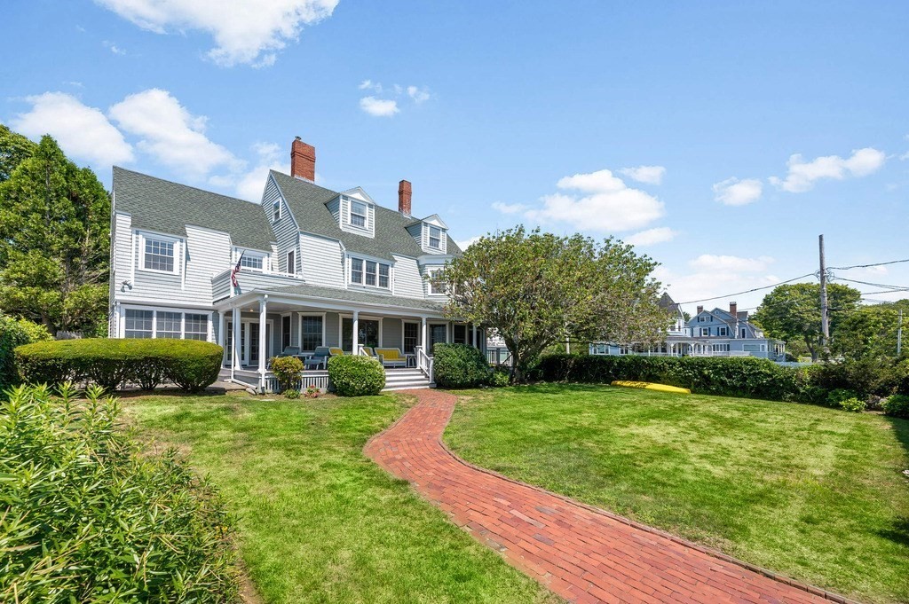 4 Spray Avenue, Marblehead, Massachusetts, 5 Bedrooms Bedrooms, 10 Rooms Rooms,3.5 BathroomsBathrooms,Residential Lease,For Rent,Spray Avenue,73410115