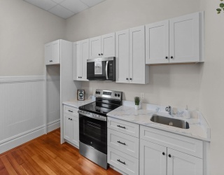 75 County Street, Seekonk, Massachusetts, 1 Bedroom Bedrooms, 3 Rooms Rooms,1 BathroomBathrooms,Residential Lease,For Rent,County Street,73418072