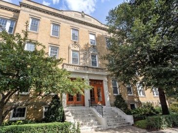 132 Sewall Avenue, Brookline, Massachusetts, 4 Bedrooms Bedrooms, 9 Rooms Rooms,2 BathroomsBathrooms,Residential Lease,For Rent,Sewall Avenue,73401396