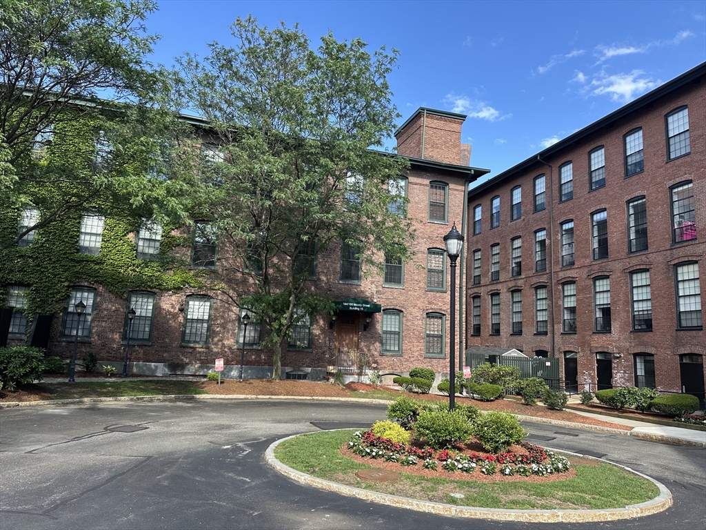 150 Moody Street, Waltham, Massachusetts, 2 Bedrooms Bedrooms, 5 Rooms Rooms,1 BathroomBathrooms,Residential Lease,For Rent,Moody Street,73398561