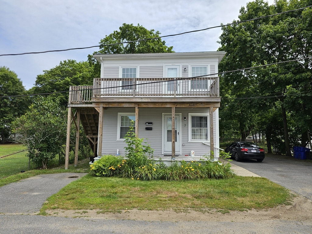 7 Taylor Street, Taunton, Massachusetts, 2 Bedrooms Bedrooms, 5 Rooms Rooms,1 BathroomBathrooms,Residential Lease,For Rent,Taylor Street,73398760