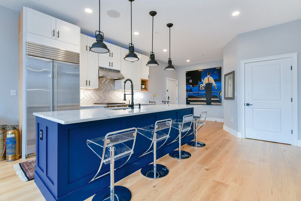 170 W Broadway, Boston, Massachusetts, 2 Bedrooms Bedrooms, 4 Rooms Rooms,2 BathroomsBathrooms,Residential Lease,For Rent,W Broadway,73411464