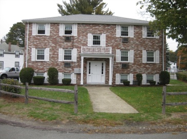 100 Lynde Street, Melrose, Massachusetts, 1 Bedroom Bedrooms, 3 Rooms Rooms,1 BathroomBathrooms,Residential Lease,For Rent,Lynde Street,73398217