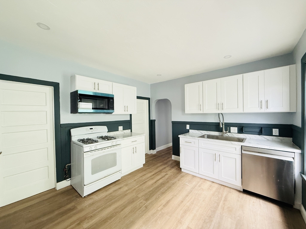 83 Marion St, Somerville, Massachusetts, 3 Bedrooms Bedrooms, 6 Rooms Rooms,1 BathroomBathrooms,Residential Lease,For Rent,Marion St,73398196