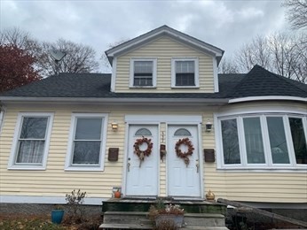 437 North Washington St, North Attleboro, Massachusetts, 2 Bedrooms Bedrooms, 4 Rooms Rooms,1 BathroomBathrooms,Residential Lease,For Rent,North Washington St,73386679