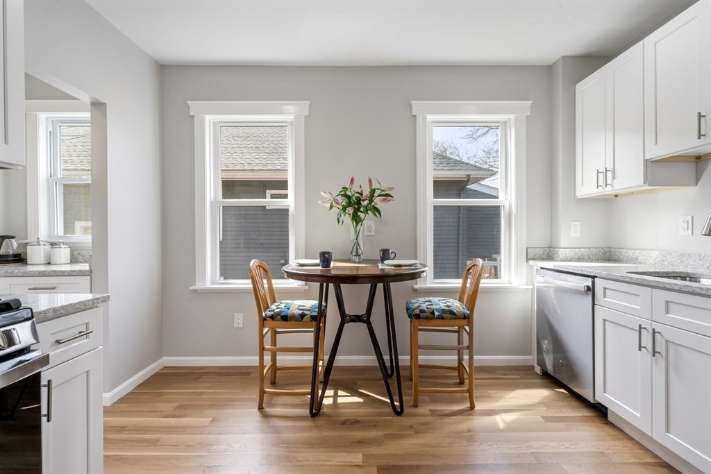 172 Beech St, Belmont, Massachusetts, 2 Bedrooms Bedrooms, 6 Rooms Rooms,1 BathroomBathrooms,Residential Lease,For Rent,Beech St,73376156