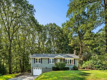 16 Paulson Drive, Burlington, Massachusetts, 3 Bedrooms Bedrooms, 7 Rooms Rooms,2 BathroomsBathrooms,Residential Lease,For Rent,Paulson Drive,73416228